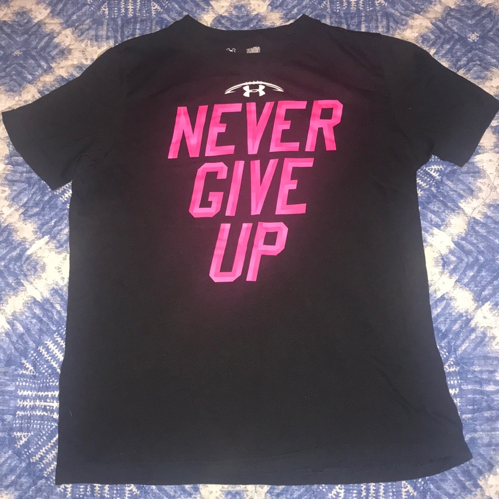 Boys’ Under Armour graphic football tee